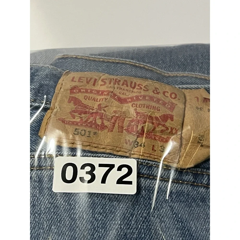 Levis 501 Original Fit Mens Blue Denim Jeans 34x34 Button Fly Straight Leg 06/04